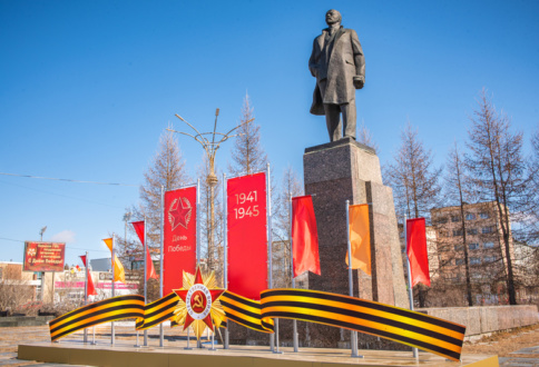 Праздничное оформление города Мончегорск ко Дню Победы-1