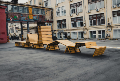 Уличные скамейки в г. Москва-1
