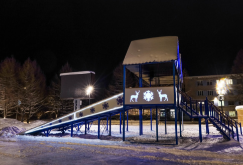 Снежная горка световая в г. Кирово-Чепецк-1
